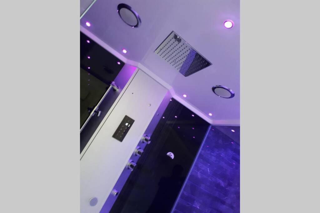 Spa Privatif Love Room, Le Hammam Et Bulles, Chez Nuits Chartraines 沙特尔 外观 照片