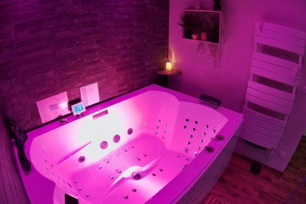 Spa Privatif Love Room, Le Hammam Et Bulles, Chez Nuits Chartraines 沙特尔 外观 照片