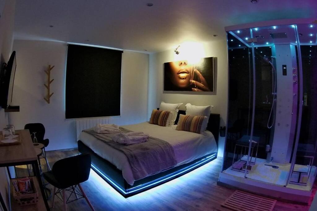 Spa Privatif Love Room, Le Hammam Et Bulles, Chez Nuits Chartraines 沙特尔 外观 照片