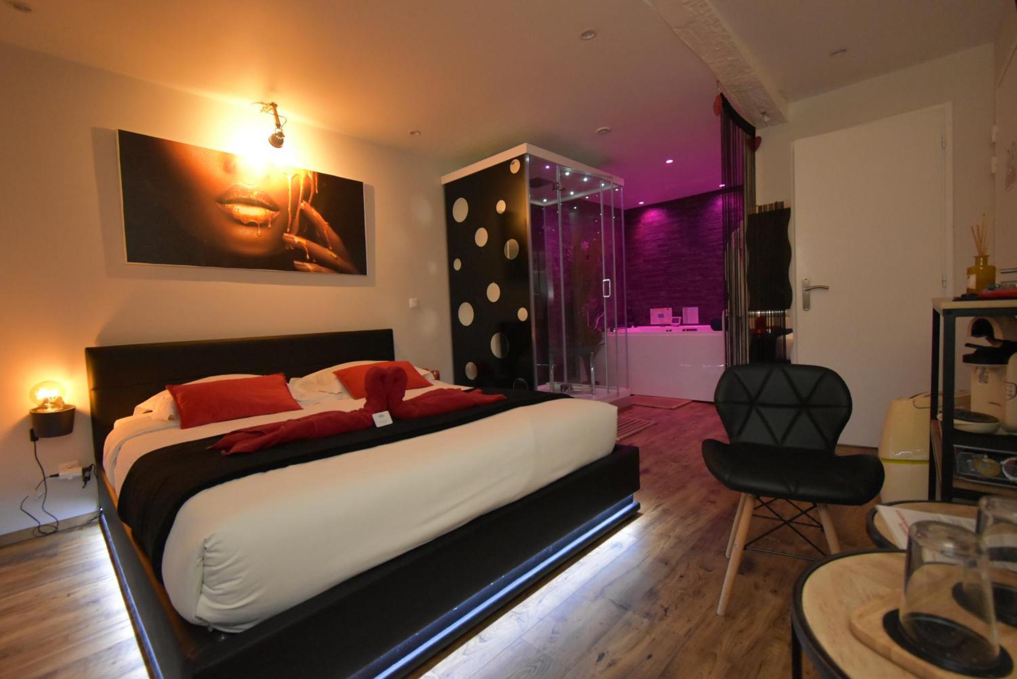 Spa Privatif Love Room, Le Hammam Et Bulles, Chez Nuits Chartraines 沙特尔 外观 照片